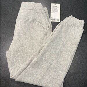 NWT lululemon athletica Light Heather Gray scuba Jogger Pants - size 4